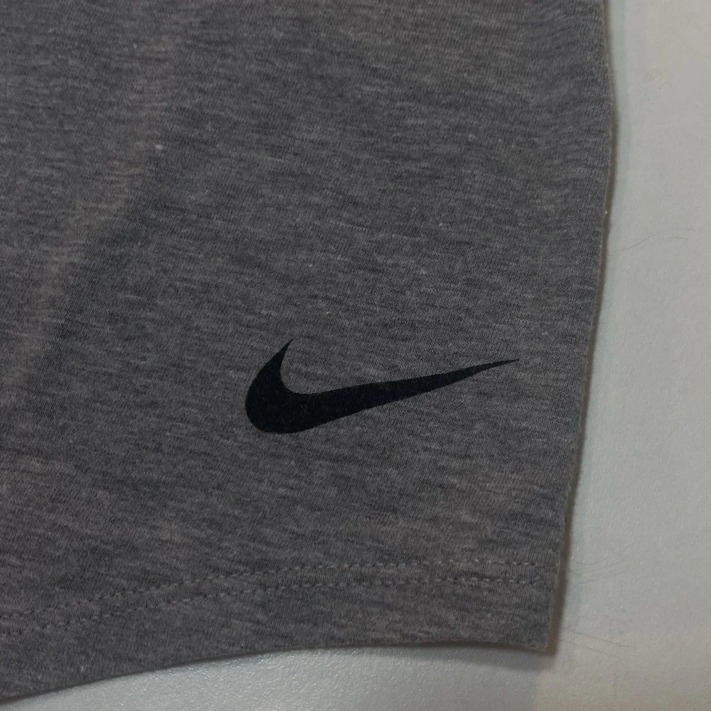 Oakland Las Vegas Raiders NFL Nike Tank Top Women Small Gray Sleeveless Shirt